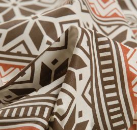 Bavlněná látka vánoční vzor v hnědých tónech