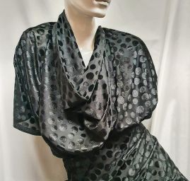 Vypalovaný samet pružná látka vzor puntíky černá