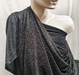 Vypalovaný samet pružná látka drobný vzor černá